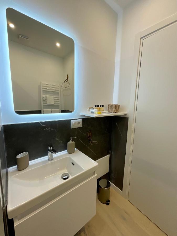 Apartment Suite - Charlize - In The Heart Of ミラノ エクステリア 写真